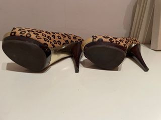 Tacones Michael Kors Animal Print Dorados