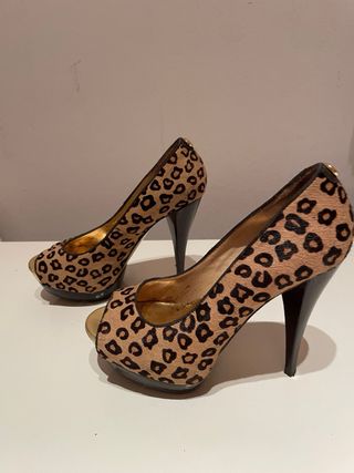 Tacones Michael Kors Animal Print Dorados