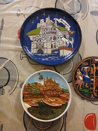 Piatti decorativi da appendere per vari luoghi