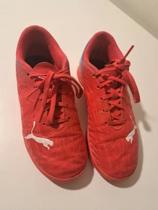 Zapatilla fútbol niño Talla 33