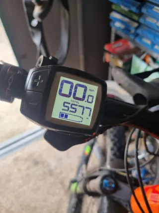 Bici eléctrica doble montaña Cube