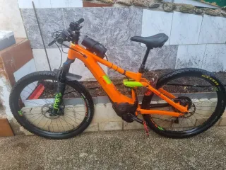 Bici eléctrica doble montaña Cube