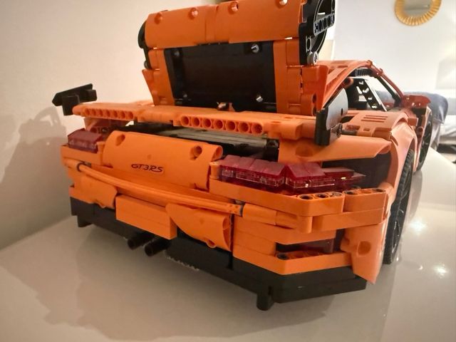 LEGO Porsche 911 GT3 RS 42056