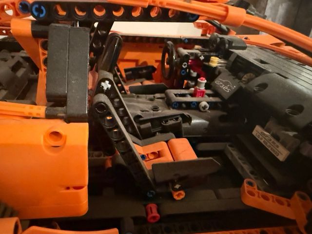 LEGO Porsche 911 GT3 RS 42056