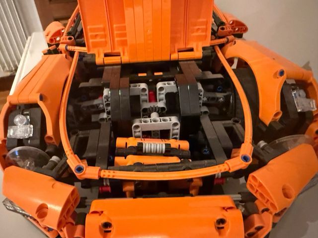 LEGO Porsche 911 GT3 RS 42056