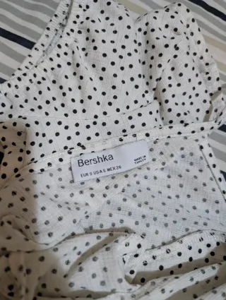 Camiseta Bershka lunares mujer