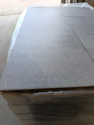 Pavimento porcelánico antideslizante 33x33