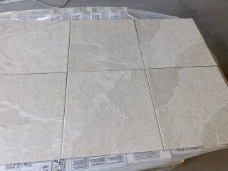 Pavimento porcelánico antideslizante 33x33