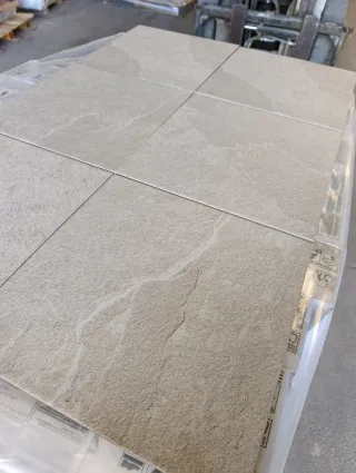 Pavimento porcelánico antideslizante 33x33