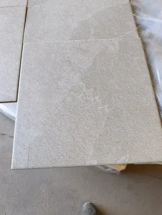 Pavimento porcelánico antideslizante 33x33