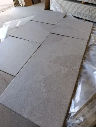 Pavimento porcelánico antideslizante 33x33