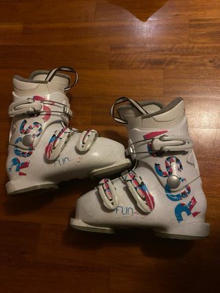 Set di scarponi da sci e sci per bambini
