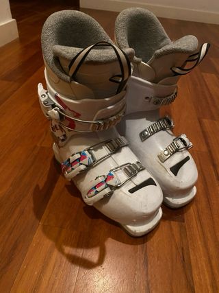 Set di scarponi da sci e sci per bambini