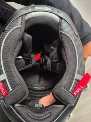 Casco de moto gris NZI