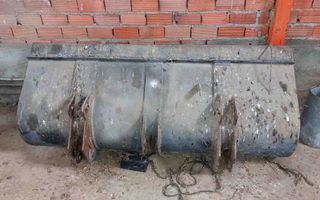 Pala, cazo, pantalla y bomba tractor Ford 7600.