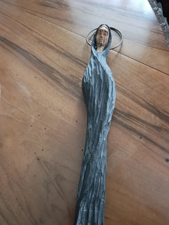 Virgen de madera con rosario años 60