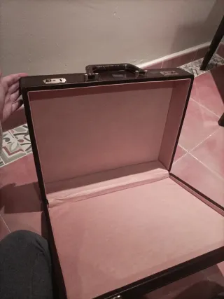 Maletín de cuero marrón