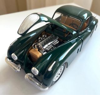 Jaguar XK120 Burago 1/24
