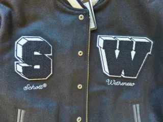 Varsity Beisbolera Schott Talla L