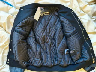 Varsity Beisbolera Schott Talla L