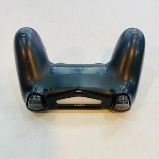 CONSOLA PS4 PRO CON CAJA Y MANDO ROTURA PARTE TRASERA