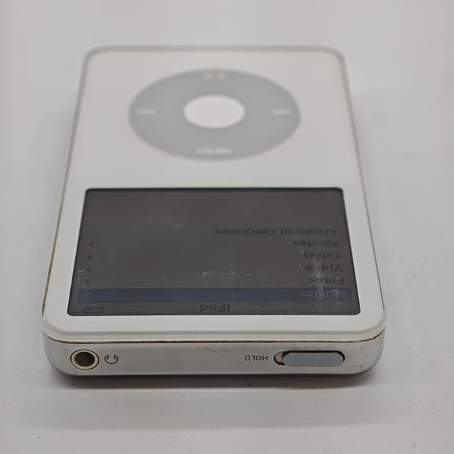 IPOD 60 GB + CARGADOR