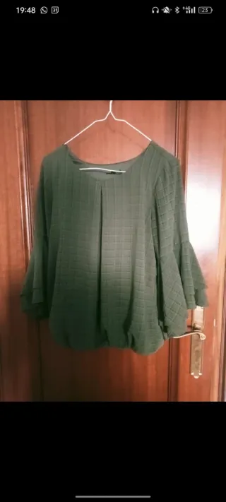 Lote 2 blusas verde y blanca