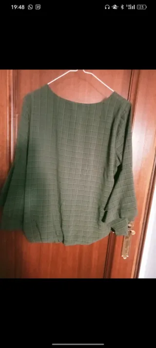 Lote 2 blusas verde y blanca