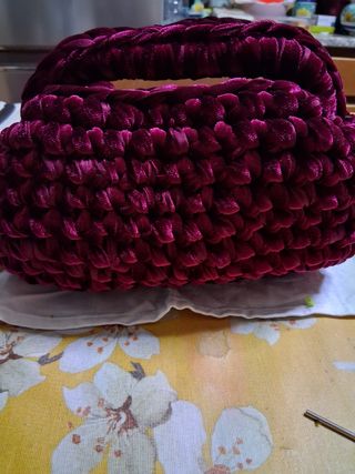 Borsa a mano in velluto viola