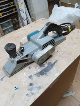 CH061 - Garlopa Virutex A92