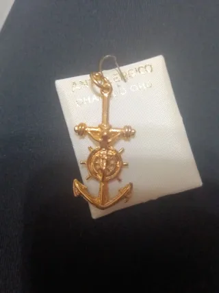 Medalla perro chapado oro