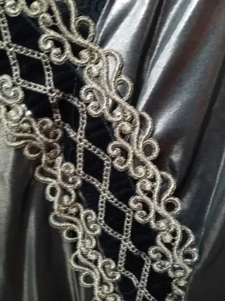 Blusón fiesta oro viejo metalizado y negro