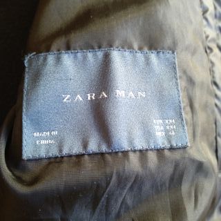 Chaqueta Zara Man acolchada negra