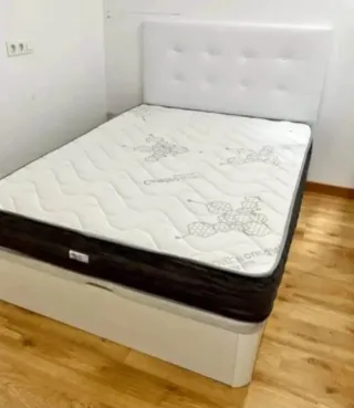 Canapé y canapé y canapé