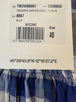 Blusa de cuadros azul y blanco