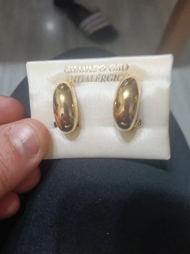 Pendientes chapados en oro