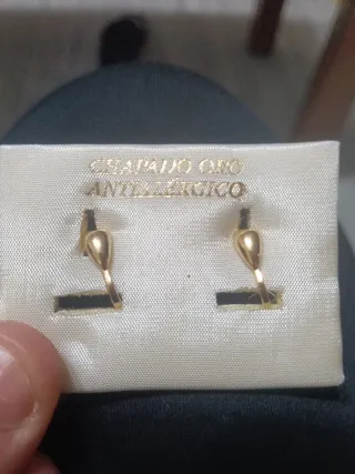 Pendientes chapados en oro