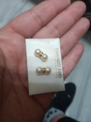 Pendientes chapados en oro