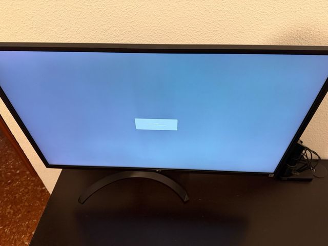 Monitor LG 32” 4K UHD
