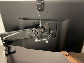 Monitor LG 32” 4K UHD