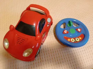 Coche teledirigido para bebé