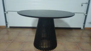 Tavolo rotondo Jeanette in legno massello