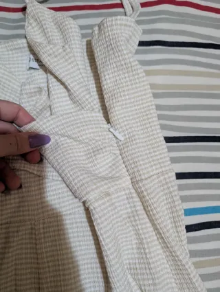 Mono largo Stradivarius beige mujer