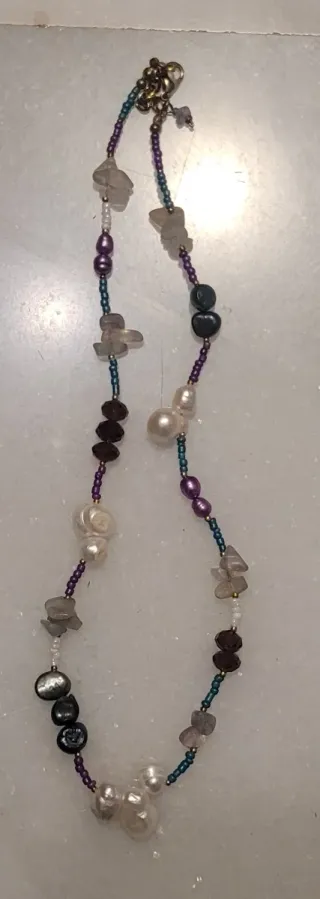 Collar perlas y cuentas multicolor