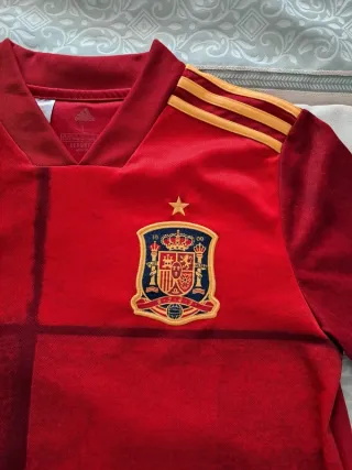 Equipación selección española de fútbol, de Adidas