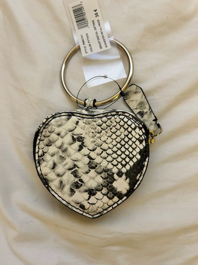 Monedero Guess Corazón Python Nuevo
