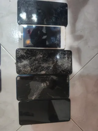 Lotto 5 Telefoni Xiaomi Redmi