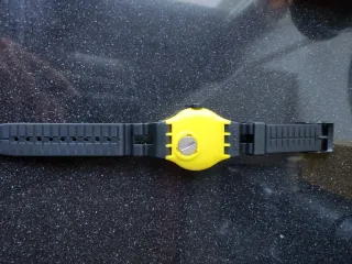 Swatch Scuba Orologio Giallo Nero