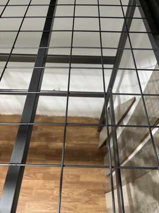 Cama alta IKEA metálica