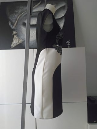 Vestido vistoso y elegante. Talla 40